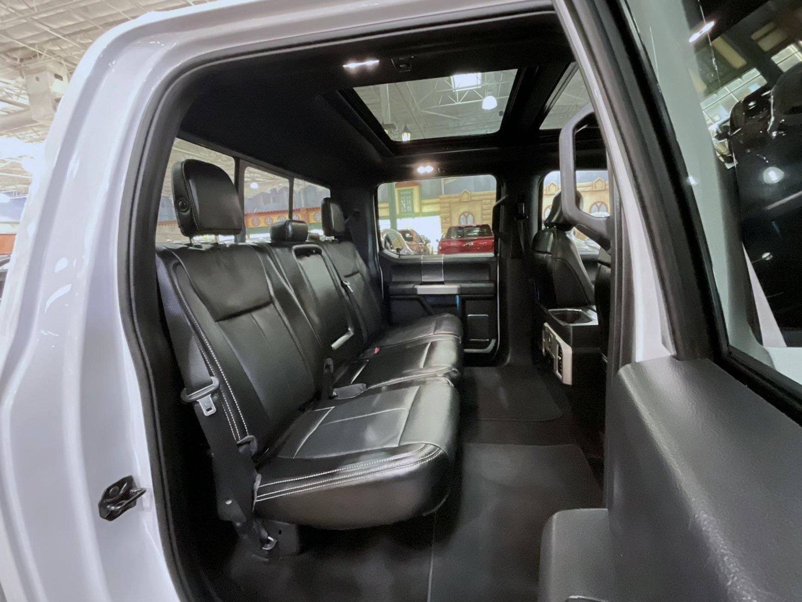 Used 2018 White Ford Lariat image 18
