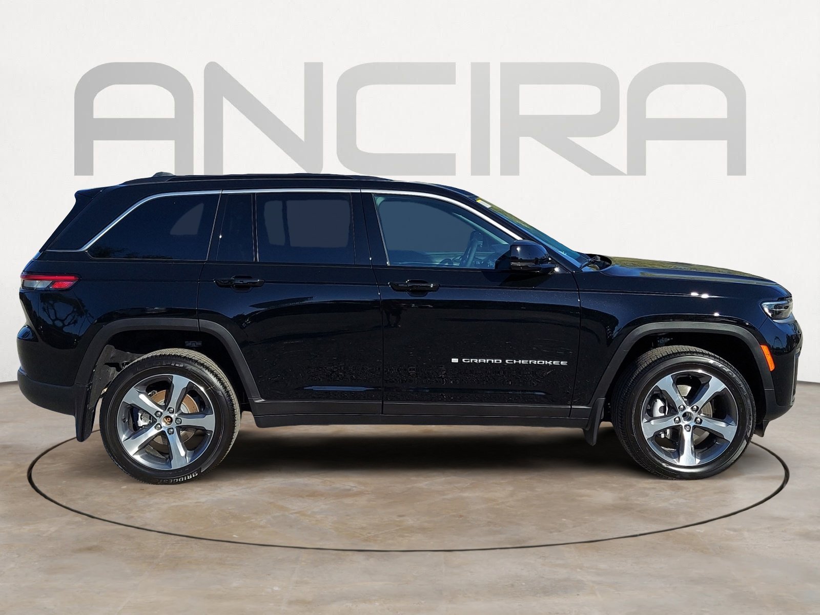 New 2026 Diamond Black Crystal Pearlcoat Jeep Limited image 11