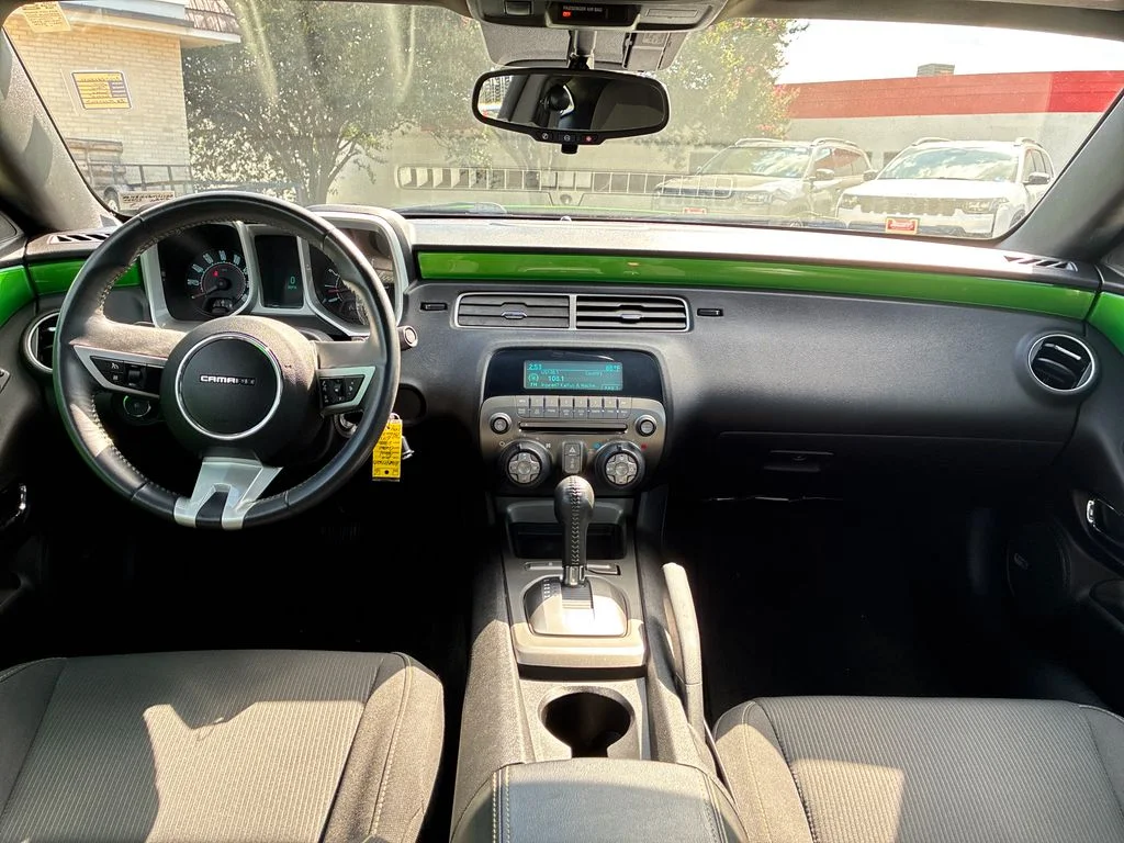 Used 2010 Green Chevrolet 1LT image 13