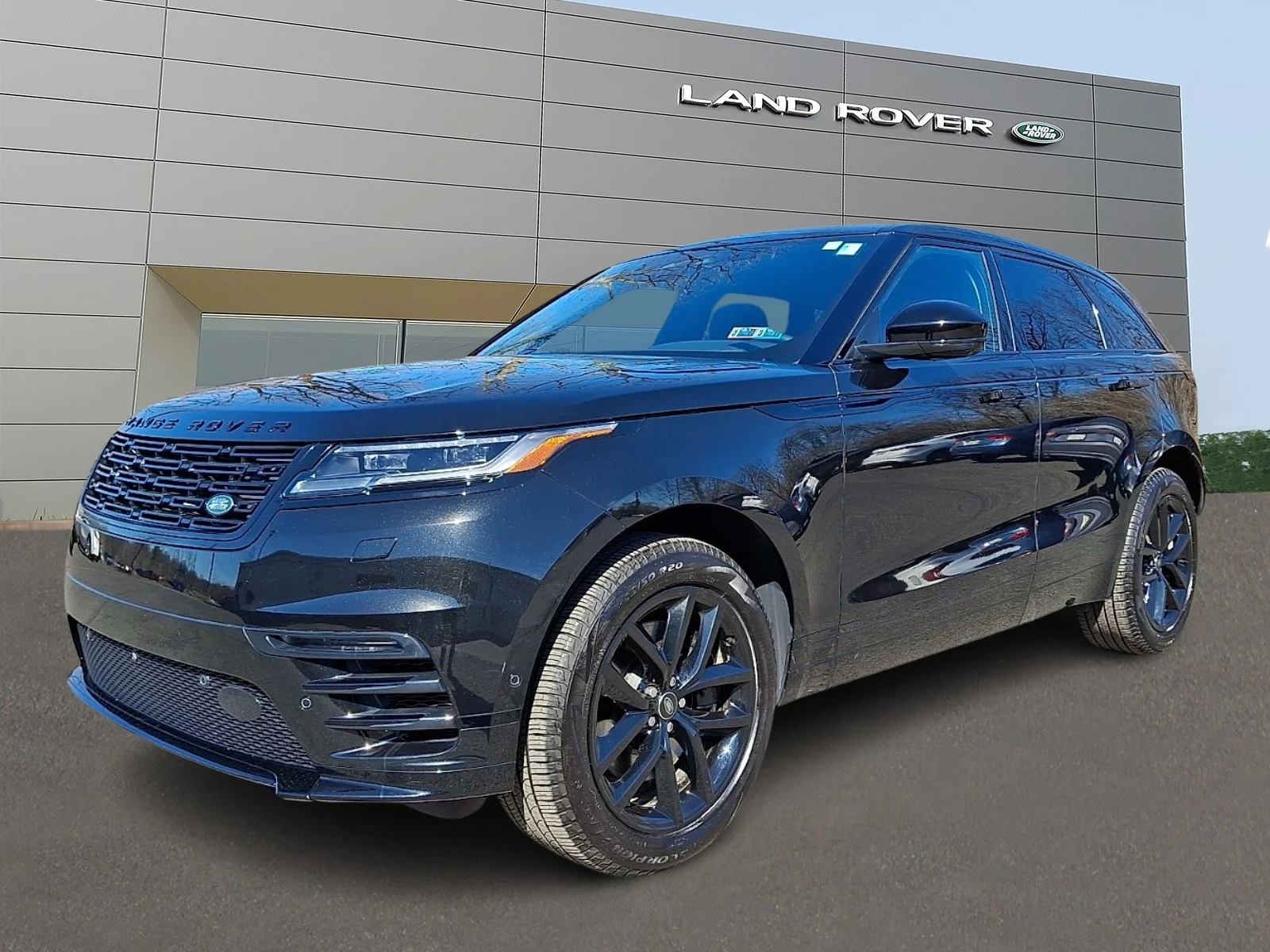 2026 Land Rover Range Rover Velar P250 Dynamic SE's photo