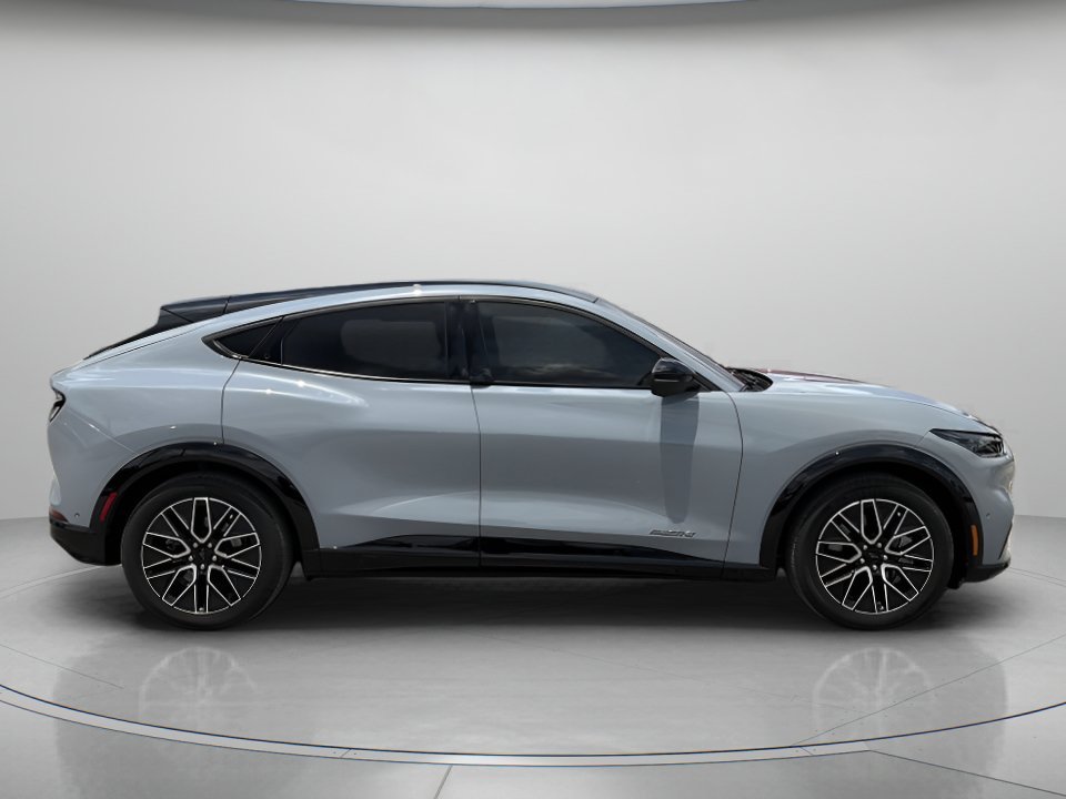 Used 2024 Glacier Gray Metallic TriCoat Ford Premium image 2