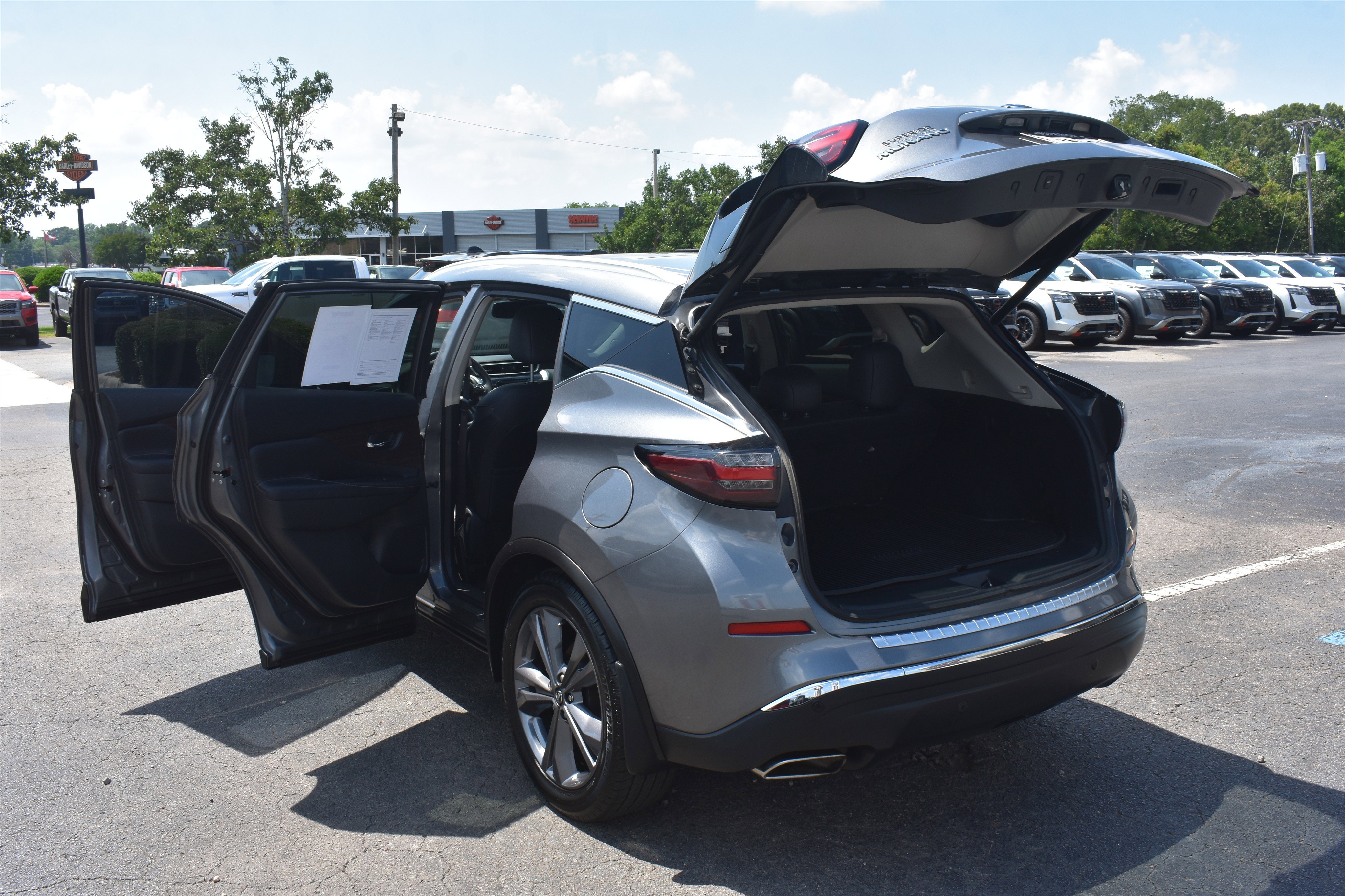 Used 2022 Gun Metallic Nissan Platinum image 17