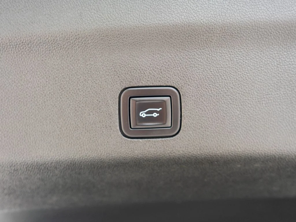 Used 2024 Blue Cadillac Premium Luxury Platinum image 40