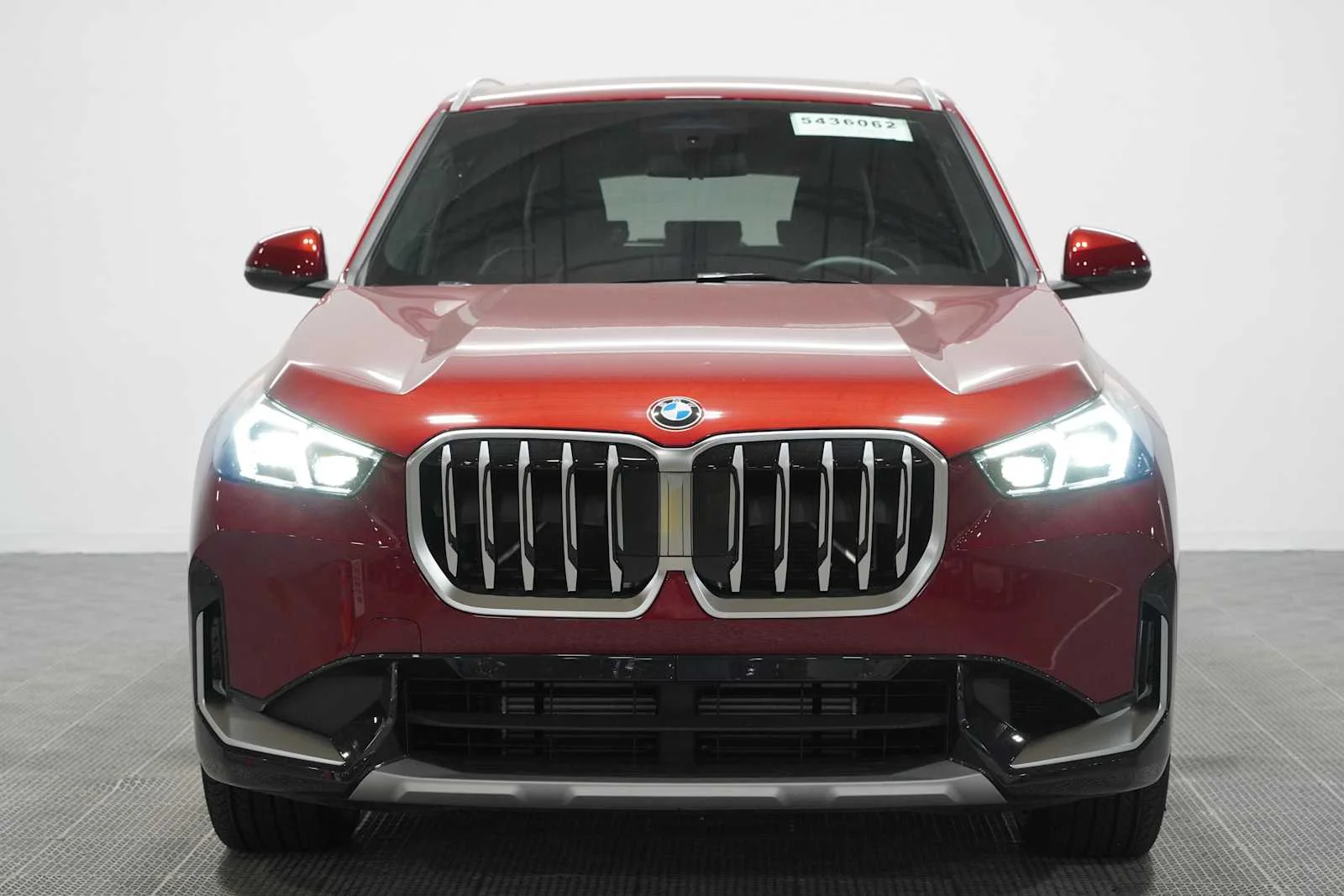 New 2026 Vegas Red Metallic BMW xDrive28i image 2