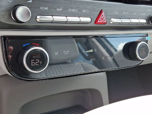 New 2026 White Hyundai SEL image 12