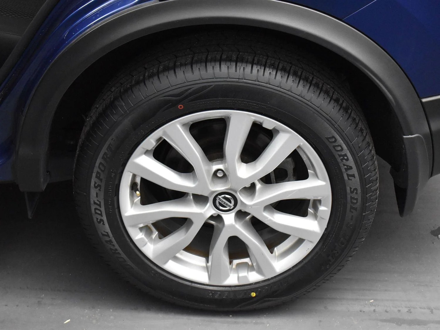 Used 2022 Caspian Blue Metallic Nissan S image 28