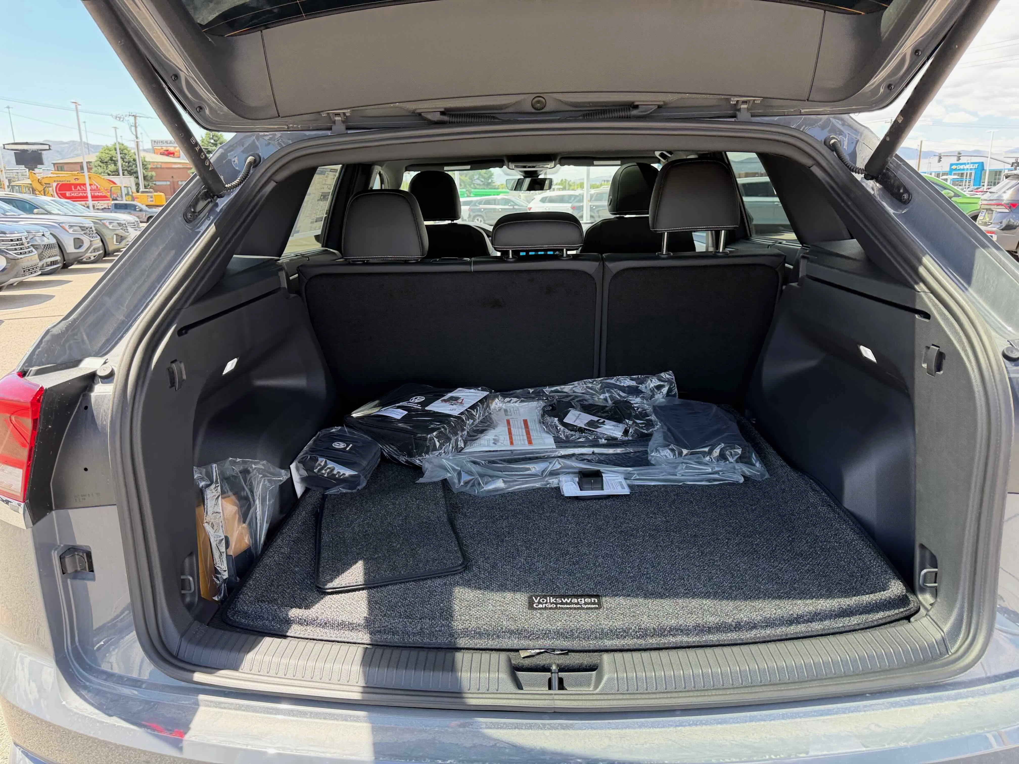 New 2026 Gray Volkswagen 2.0T SE w/Technology image 30