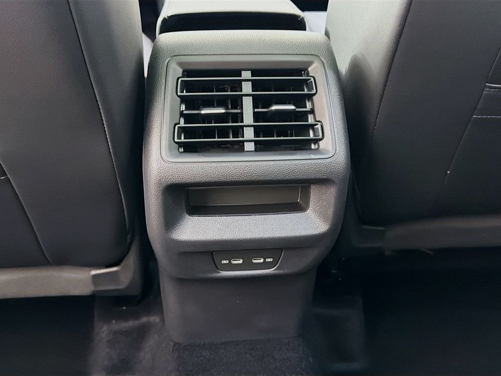 2026 Volkswagen Tiguan SE - Photo 26
