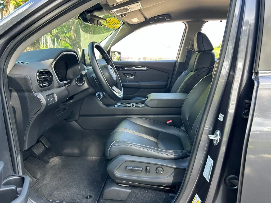 Used 2024  Honda EX-L image 15