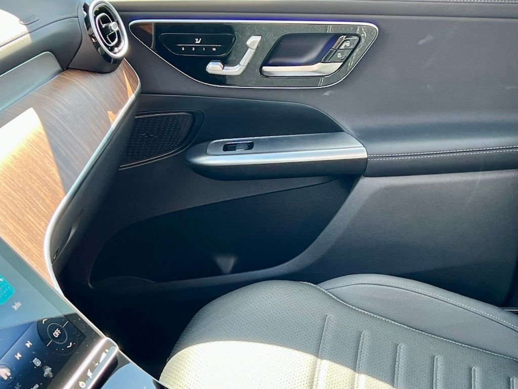 Certified Used 2026  Mercedes-Benz GLC 300 image 15
