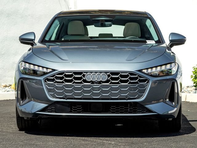 Used 2025 Horizon Blue Metallic Audi  image 3