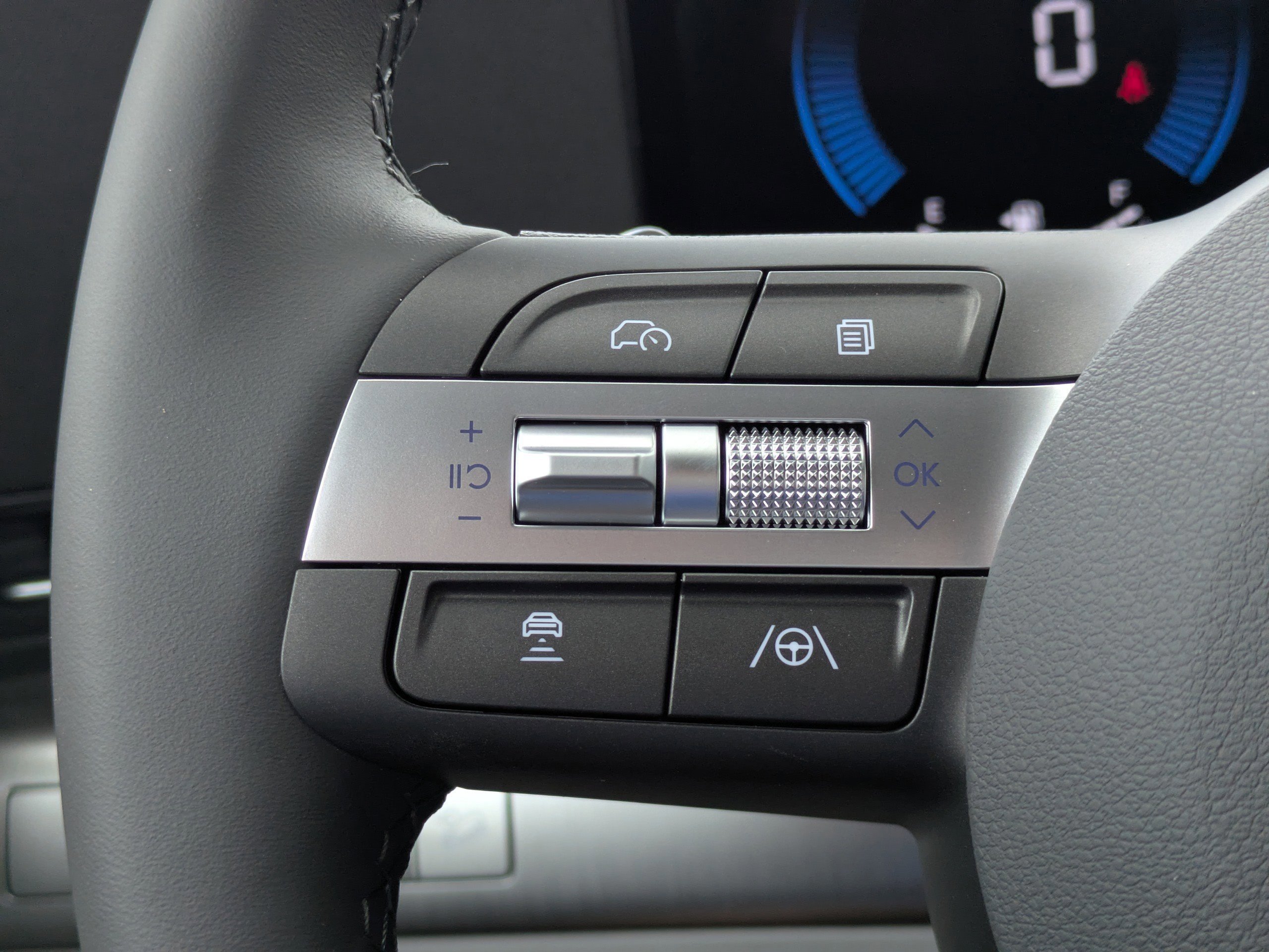 New 2026 Cyber Gray Metallic Hyundai SEL Premium FWD image 22