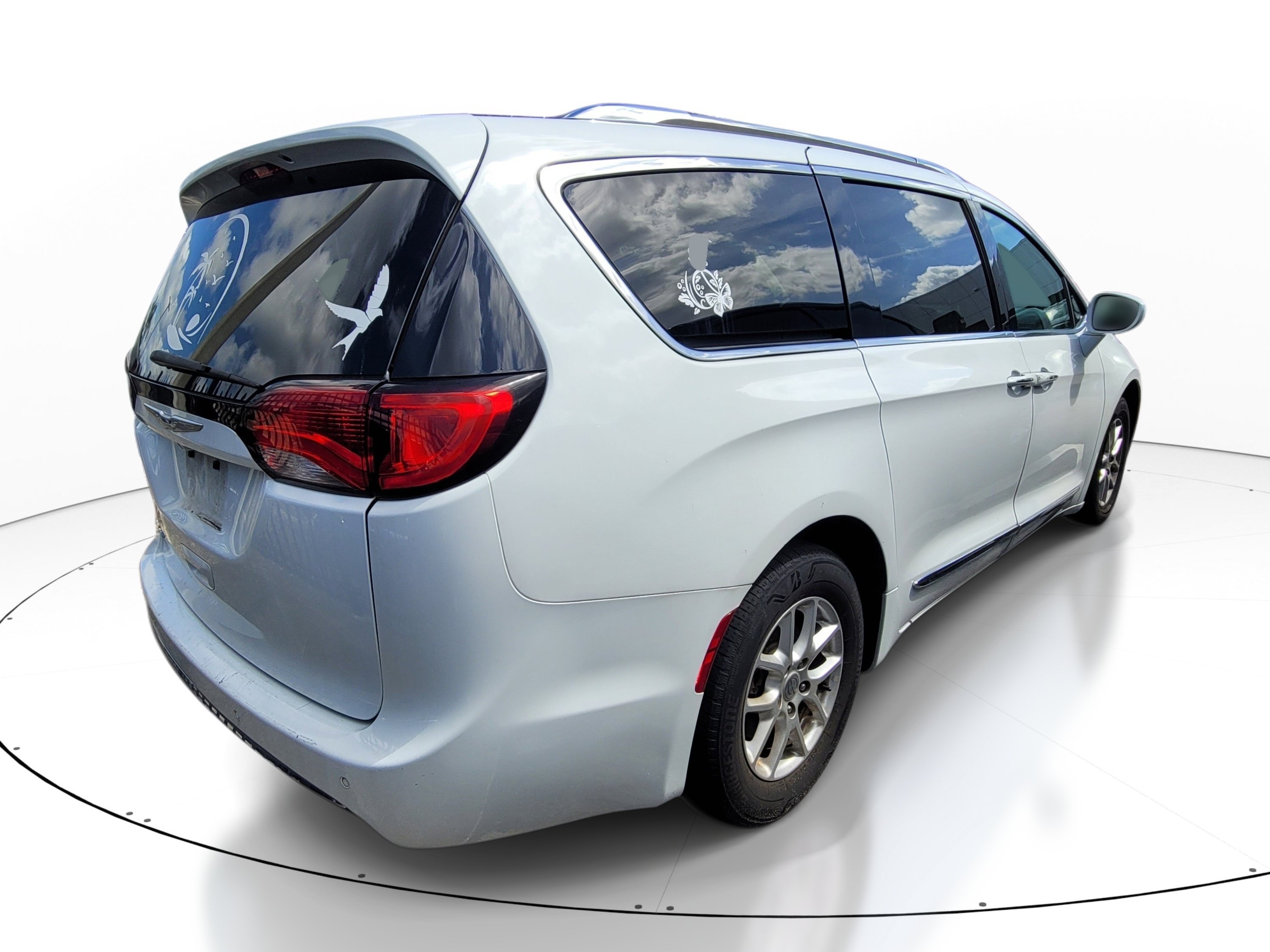 Used 2020 Bright White Clearcoat Chrysler Touring L image 4