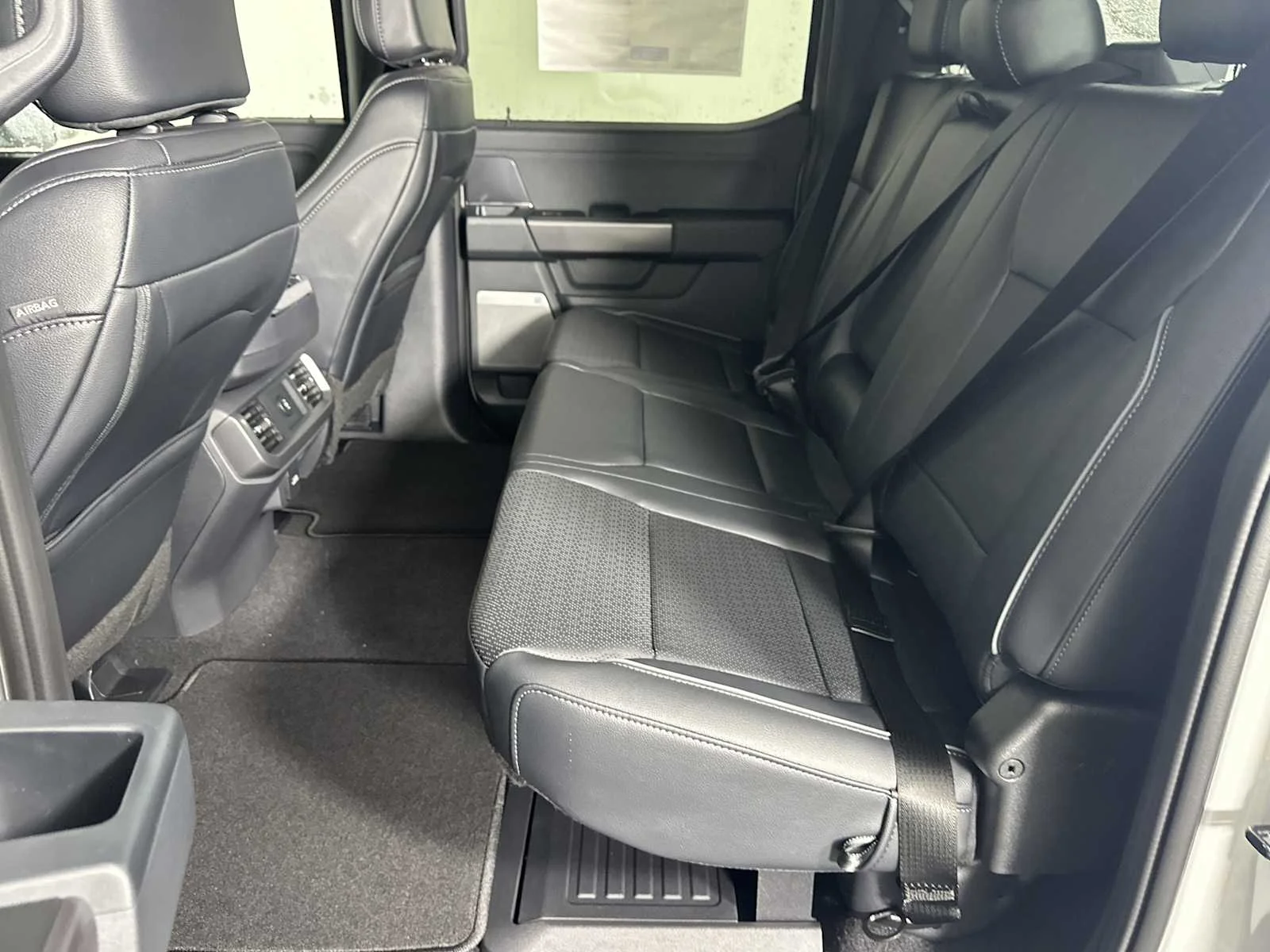 New 2026 Avalanche Gray Ford LARIAT image 24