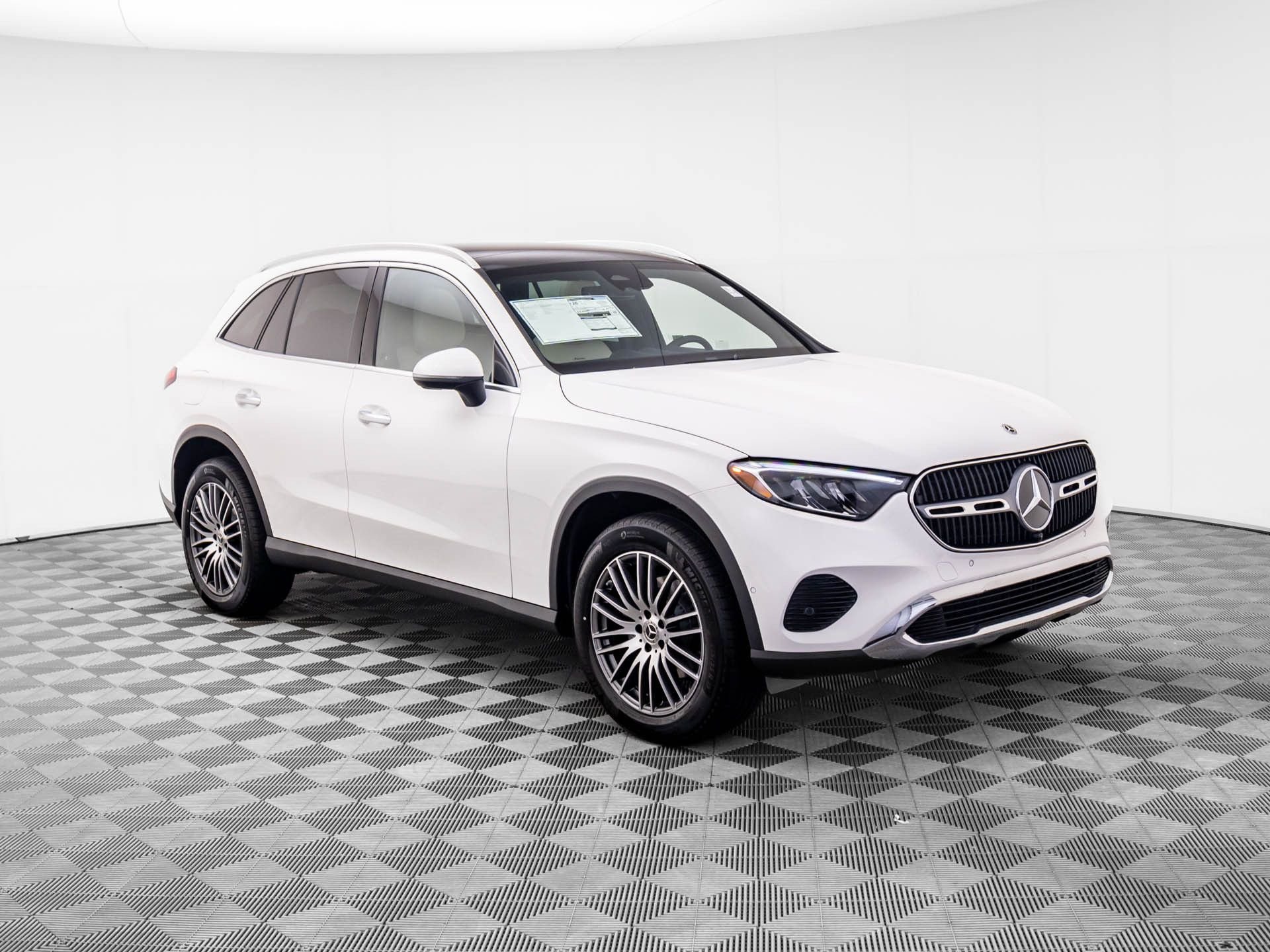 New 2026 Polar White Mercedes-Benz GLC 300 image 7