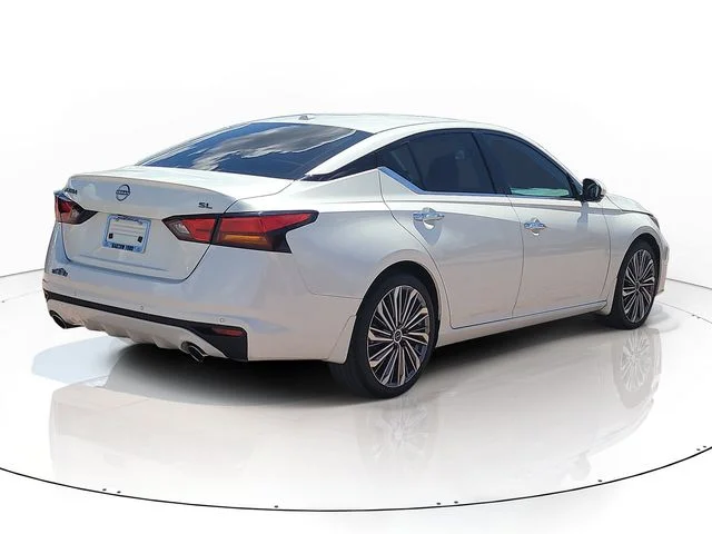 Used 2024 White Nissan 2.5 SL image 5