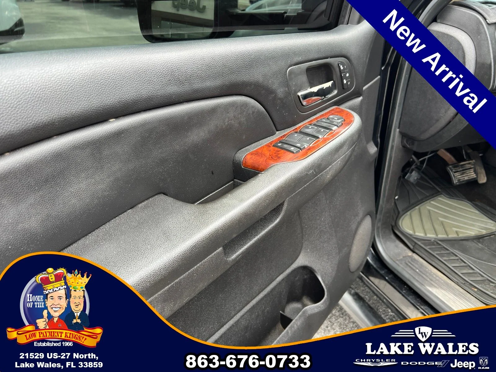 Used 2009 Black Chevrolet LTZ image 12