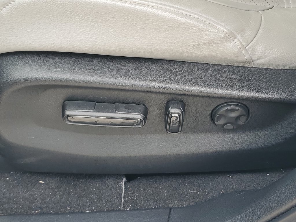 Used 2019  Honda EX-L image 16