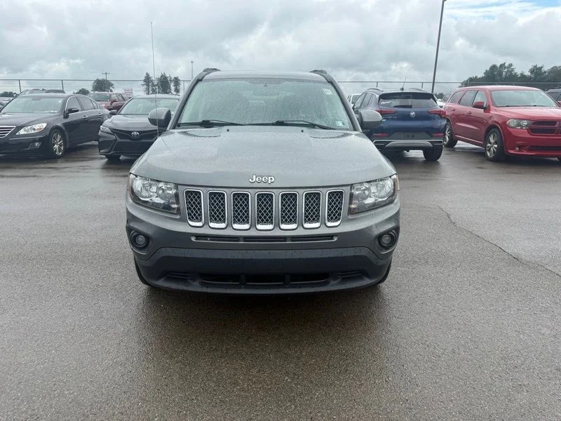 Used 2014 Gray Jeep Latitude image 9