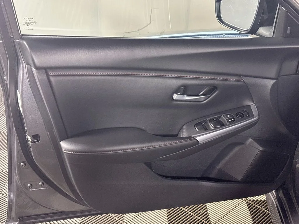 Used 2025 Gray Nissan SR image 10
