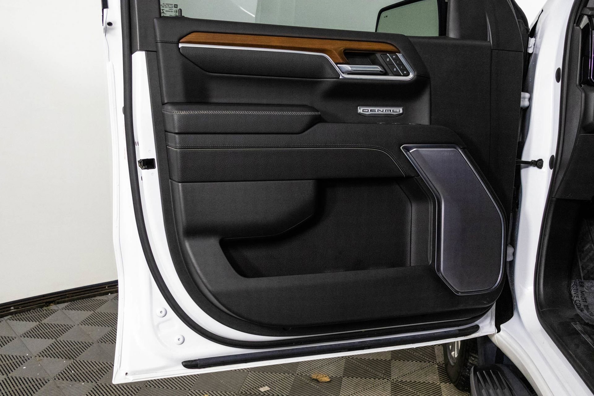 2022 GMC SIERRA - Image 31