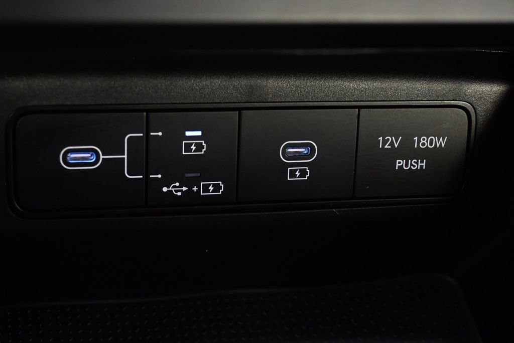 Certified Used 2025 Phantom Black Hyundai SE image 32