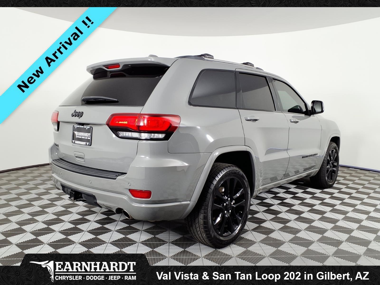 Used 2021 Sting-Gray Clearcoat Jeep Laredo X image 4