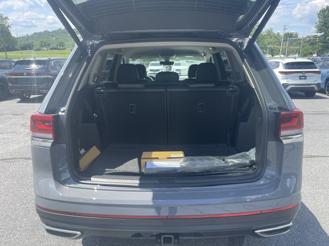 New 2026 Pure Gray Volkswagen 2.0T SE W/TECHNOLOGY image 9
