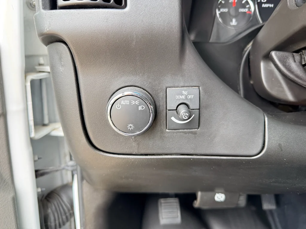Used 2016 Summit White Chevrolet Work Van image 12