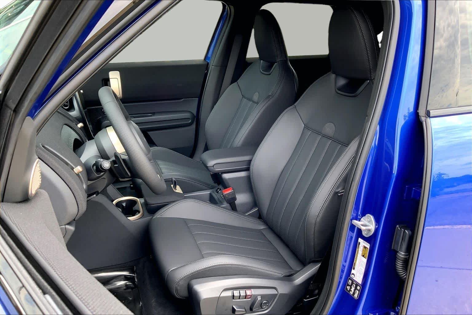 New 2027 Blazing Blue Metallic MINI Iconic image 9