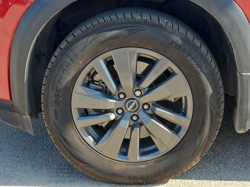 Used 2022 Red Nissan SV image 4