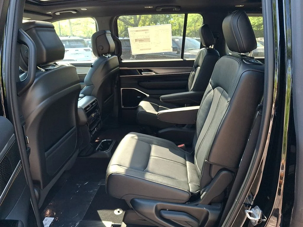 New 2026 High Gloss Black Exterior Paint Jeep 85th Anniversary Edition image 6
