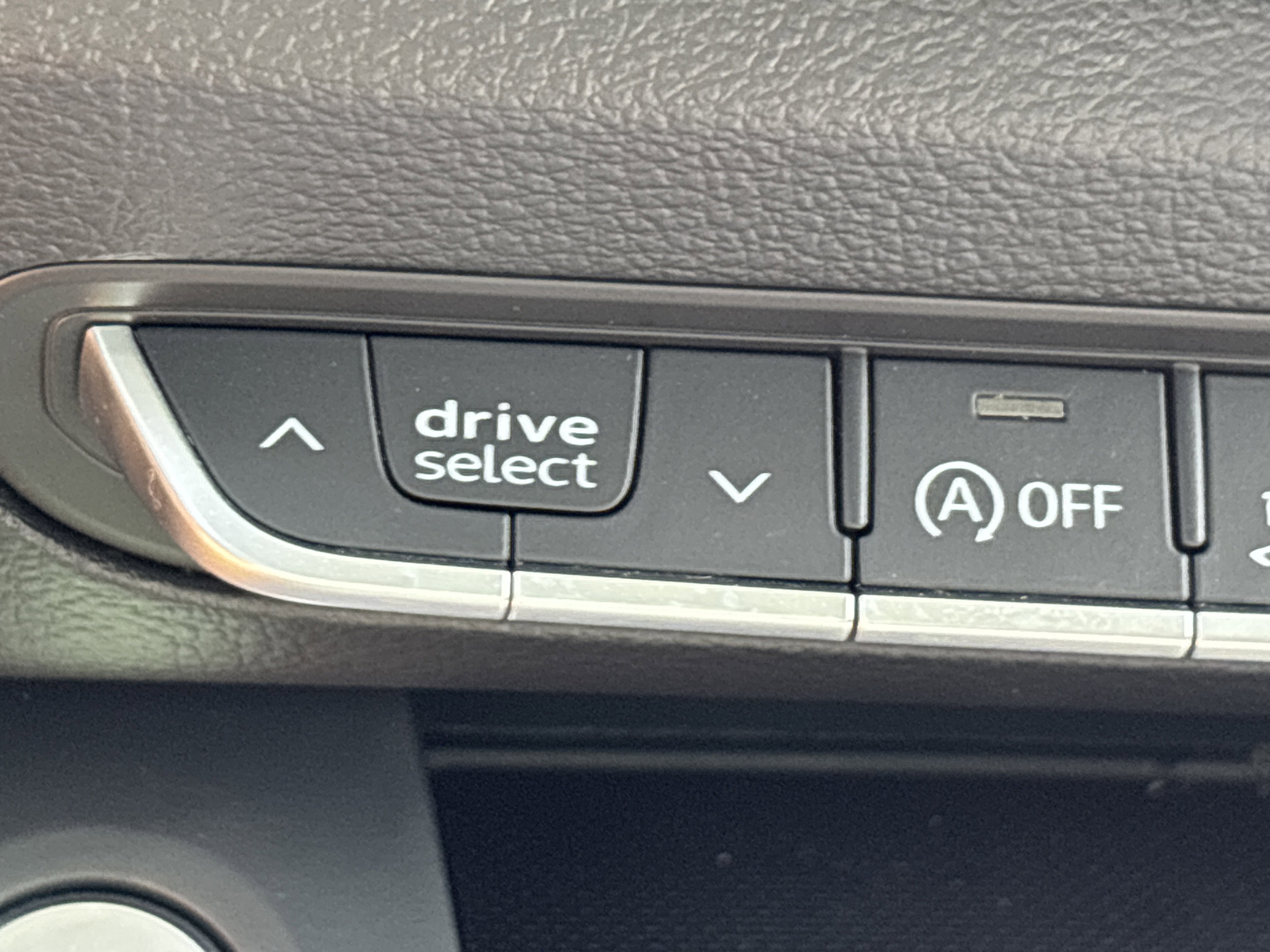 Used 2018 Moonlight Blue Metallic Audi 2.0T Premium Plus AWD image 37