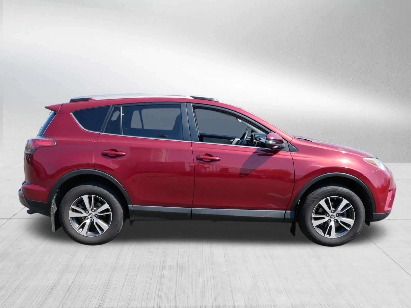 Used 2018 Ruby Flare Pearl Toyota XLE image 8