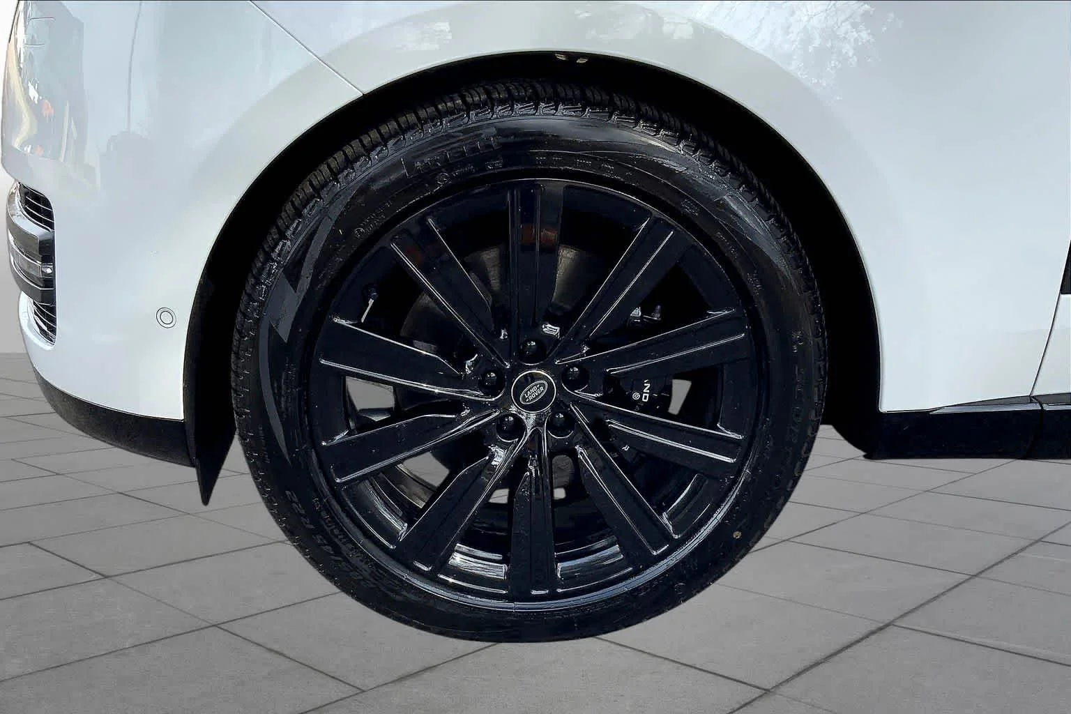 2023 Land Rover Range Rover SE - Photo 10