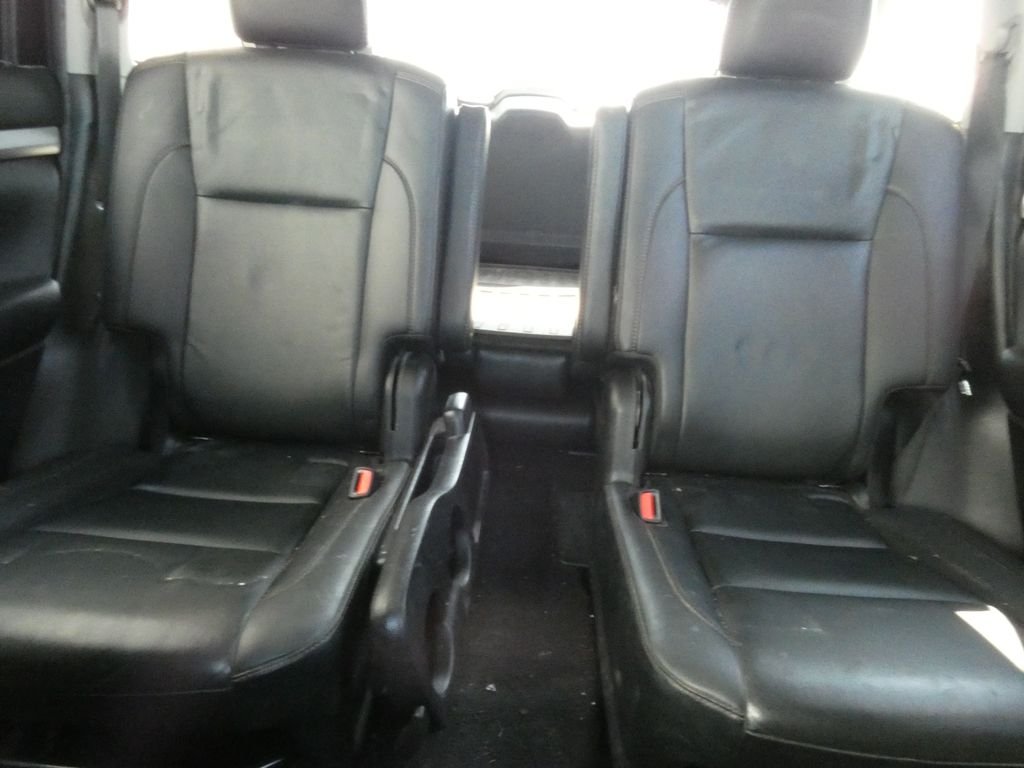 Used 2019 Gray Toyota XLE image 32
