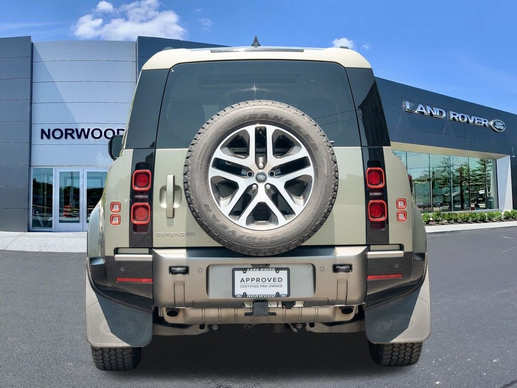 Used 2024 Green Land Rover X-Dynamic SE image 5