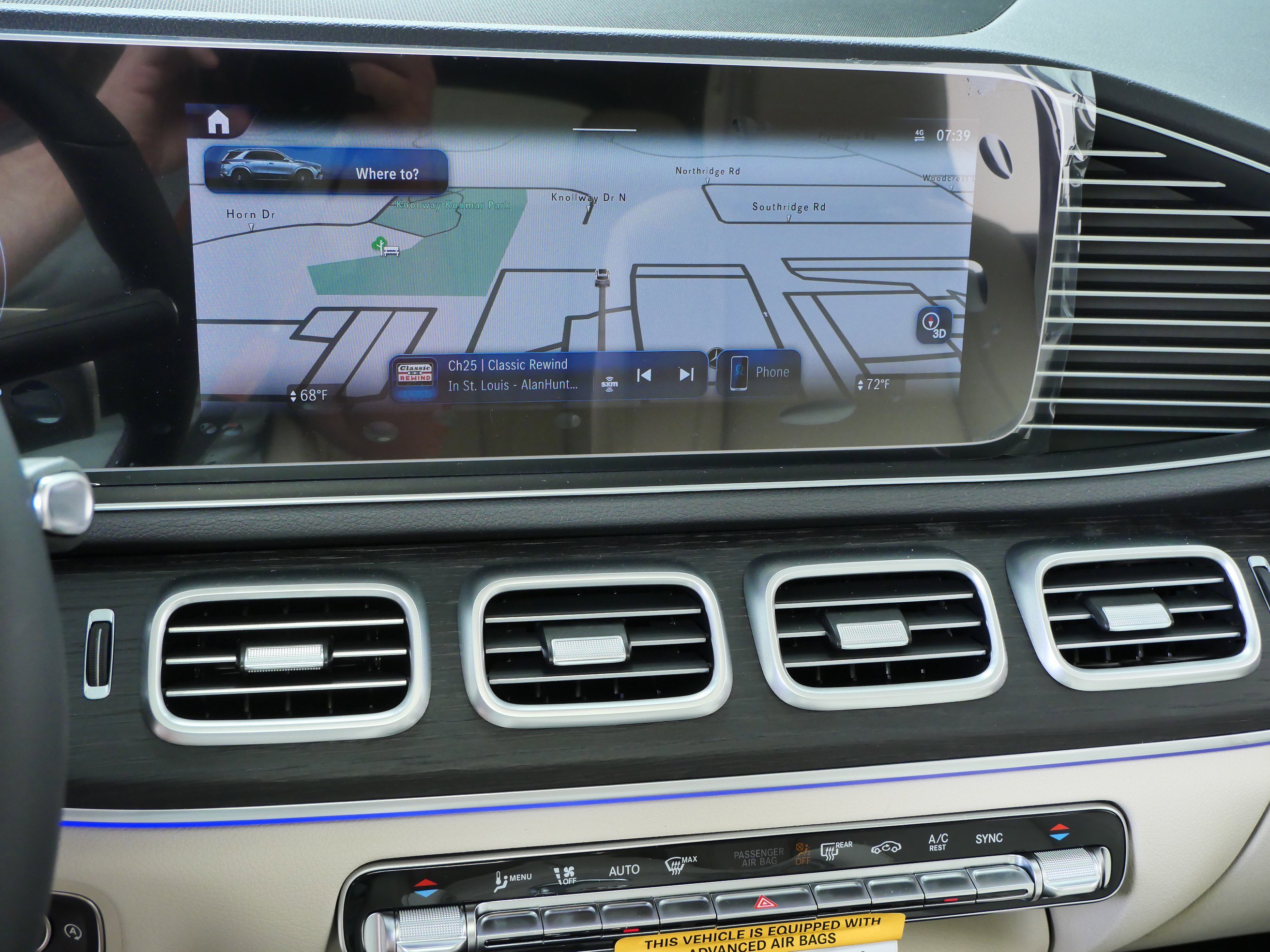 New 2026 MANUFAKTUR Moonlight White Metallic Mercedes-Benz GLE 450 image 10