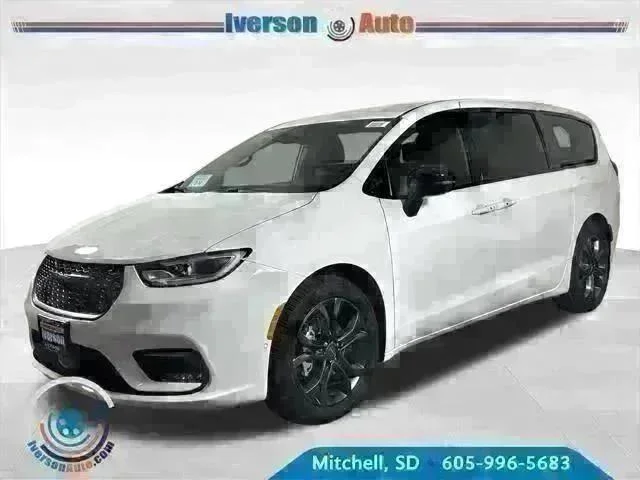 New 2026 Bright White Clear-Coat Exterior Paint Chrysler  image 3