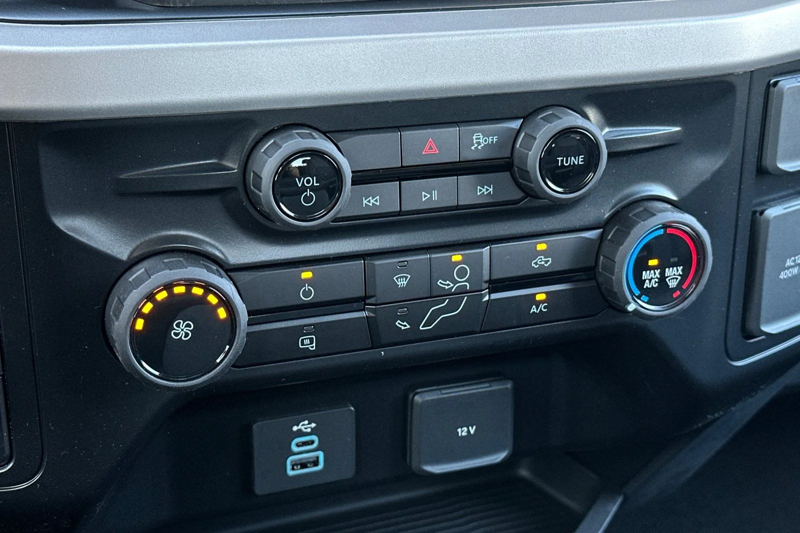 New 2026 Oxford White Ford F-250® XLT image 18