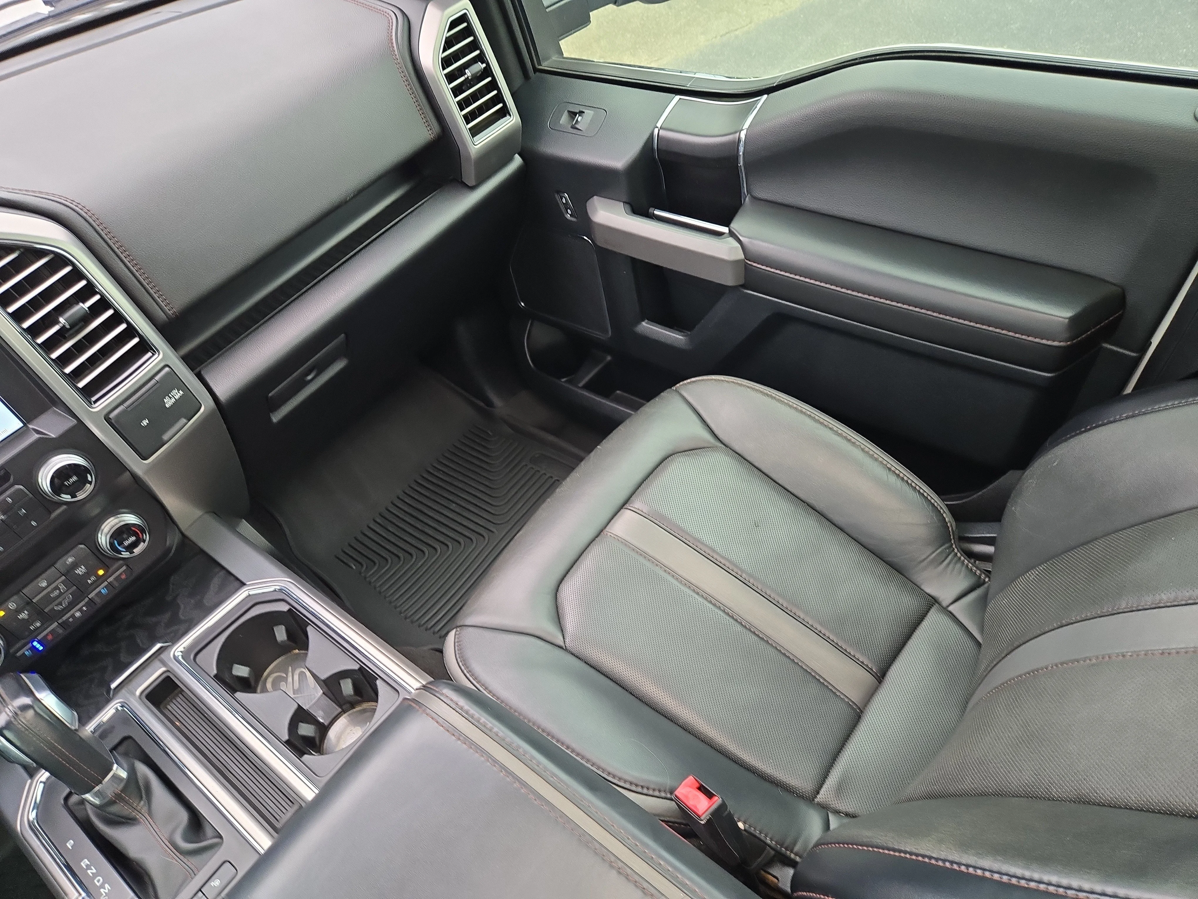 2019 Ford F-150 Platinum - Photo 15
