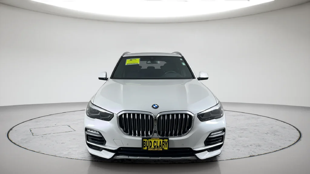 Used 2021 White BMW xDrive40i image 3