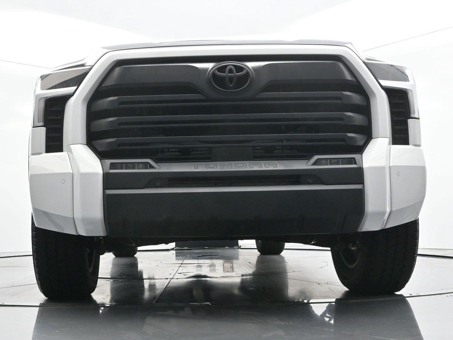 Used 2024 White Toyota SR5 image 42