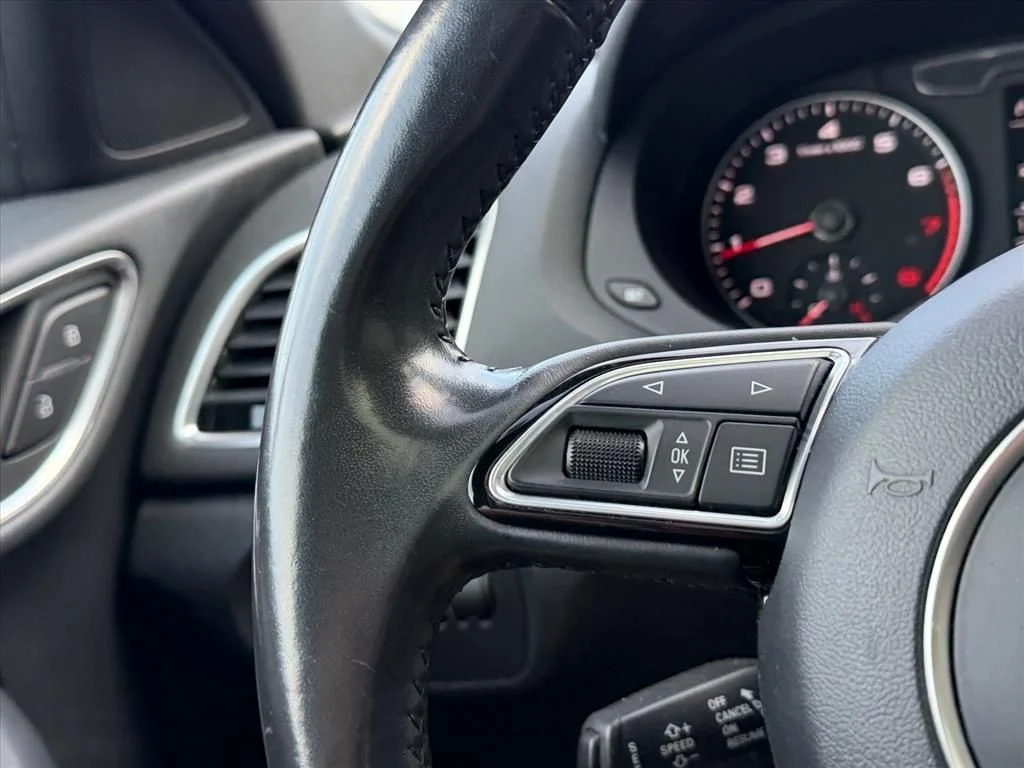 Used 2018  Audi 2.0T Premium image 16
