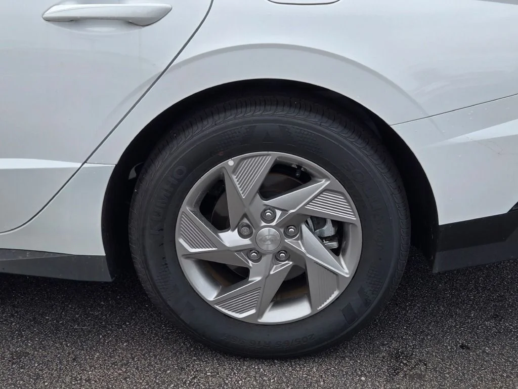 Used 2026 White Hyundai SE image 14