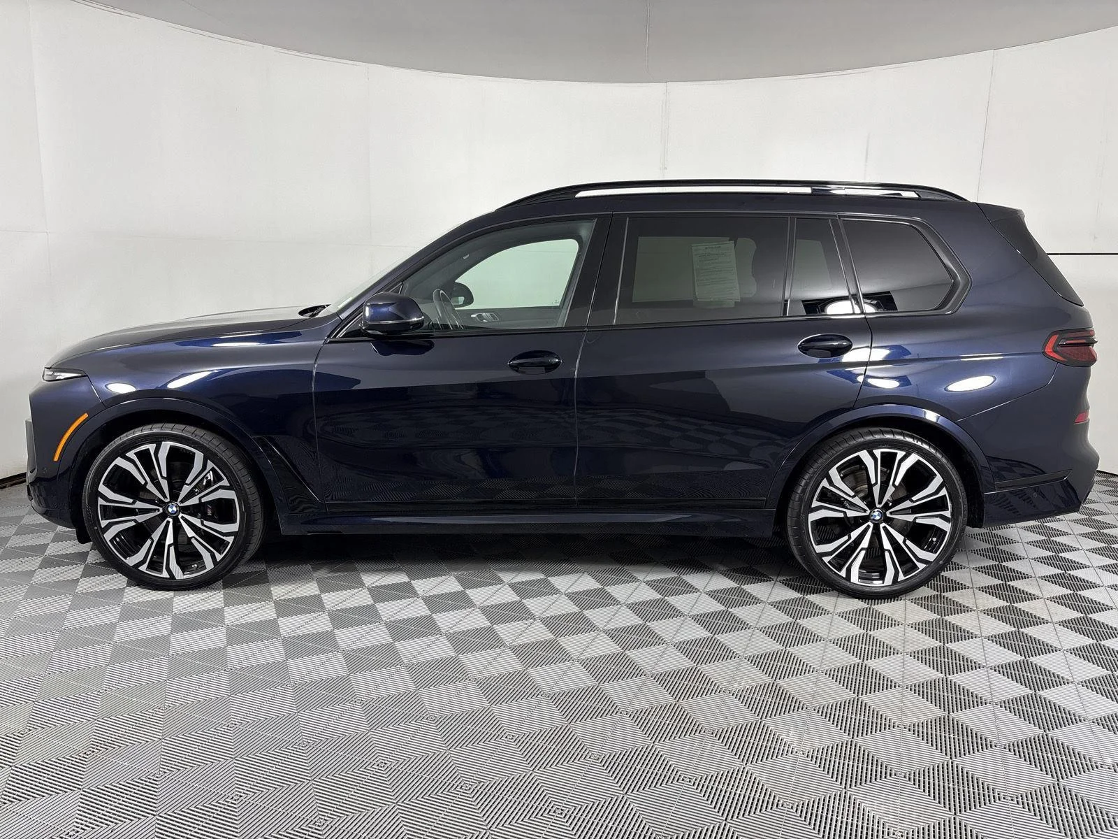 Used 2023 Carbon Black Metallic BMW xDrive40i image 20