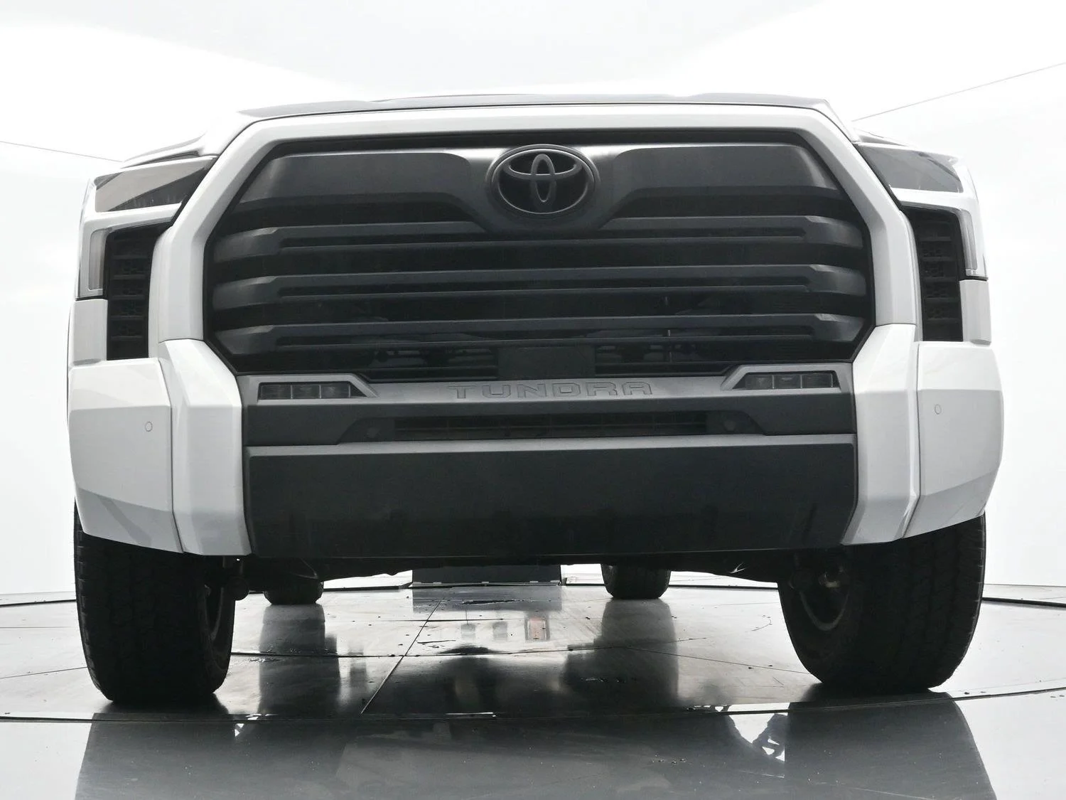 Used 2024 Ice Cap Toyota SR5 image 42