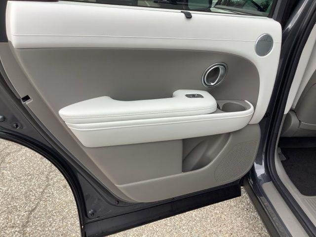 New 2027 Gray Hyundai SEL image 12