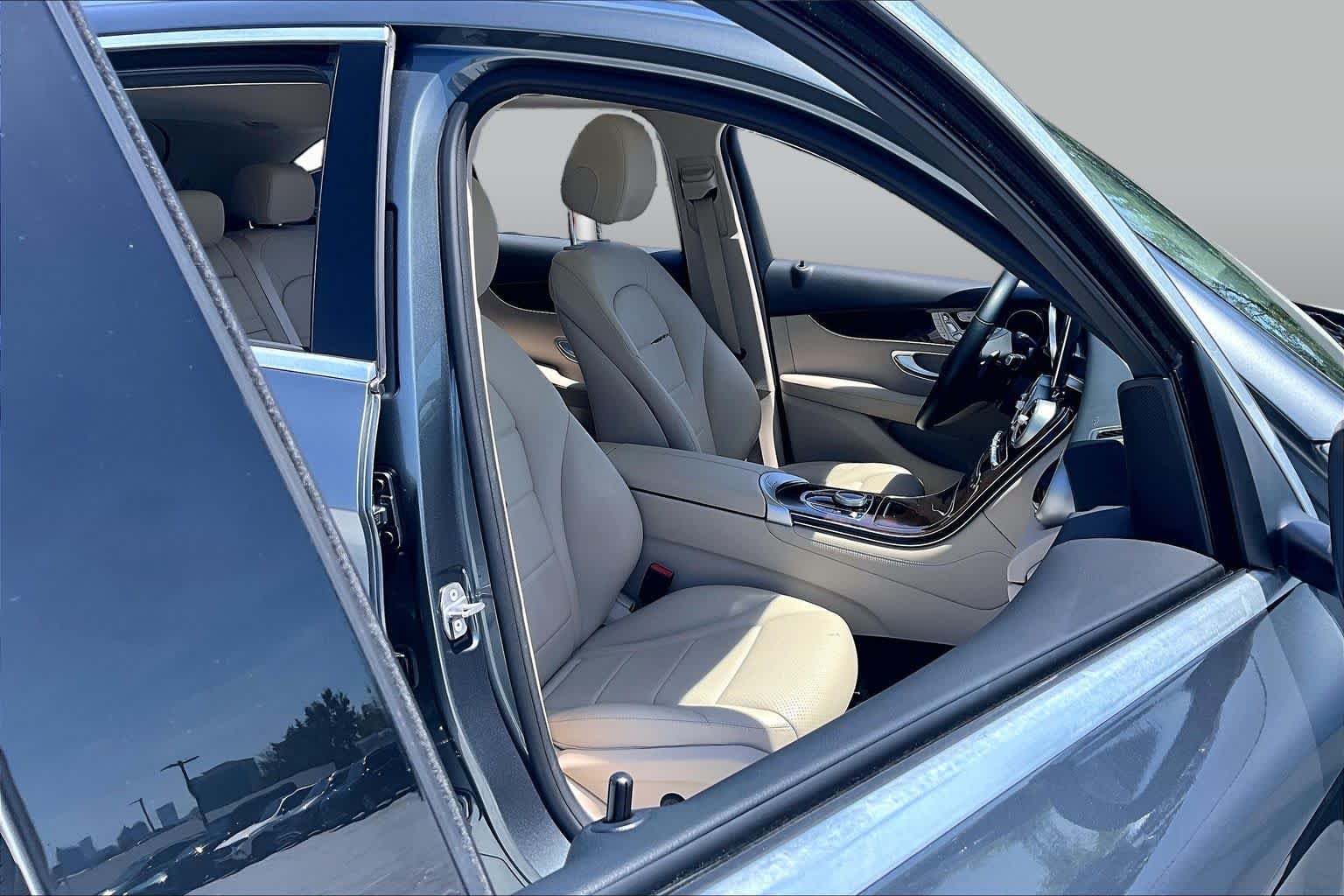 Used 2018 Selenite Grey Metallic Mercedes-Benz GLC 300 image 9