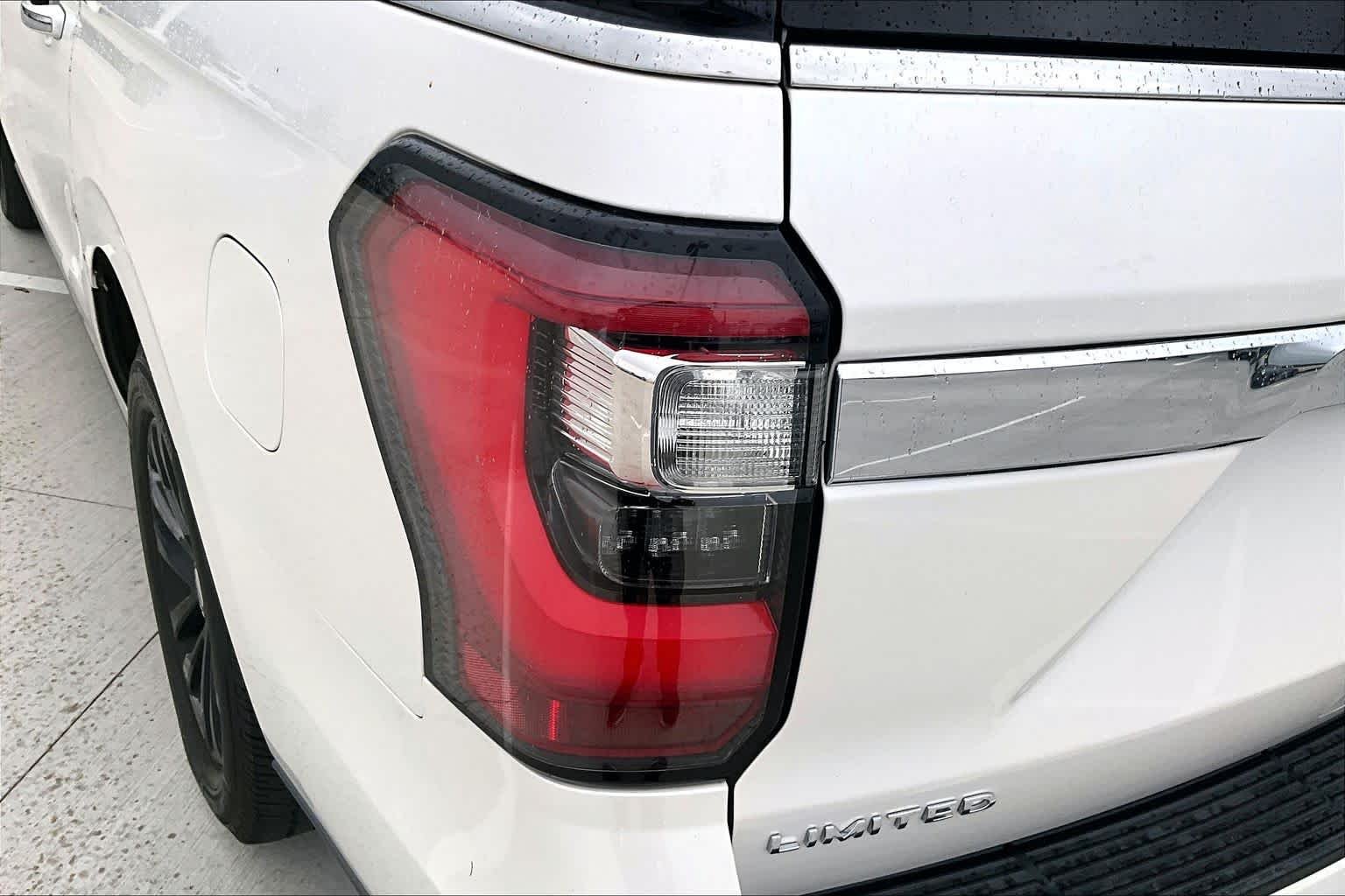 Used 2019 White Platinum Metallic Tri-Coat Ford Limited image 25